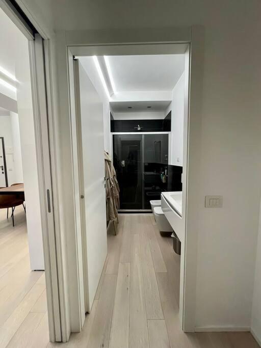 Modern Apartment - Walking Distance To Milan Central Station Exterior photo