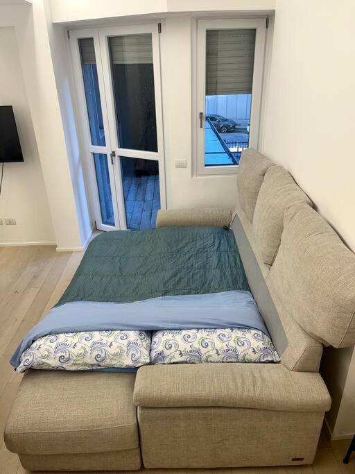 Modern Apartment - Walking Distance To Milan Central Station Exterior photo